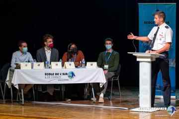 Debating Groupe ISAE